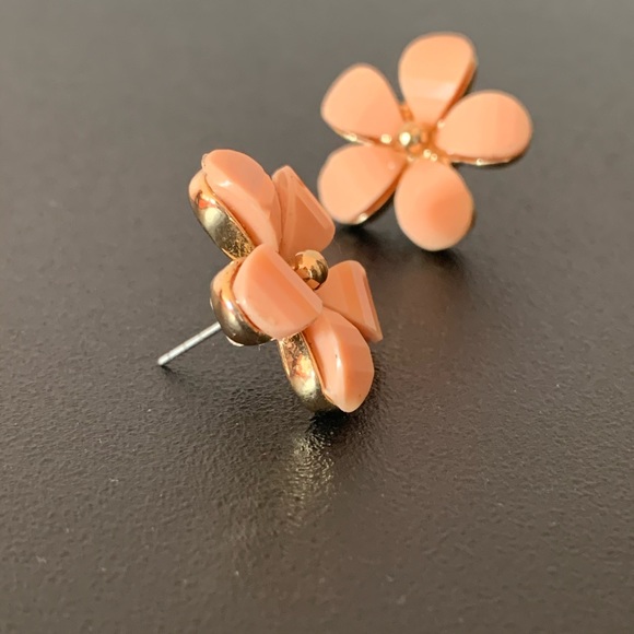Blush Flower Earrings - Picture 3 of 3